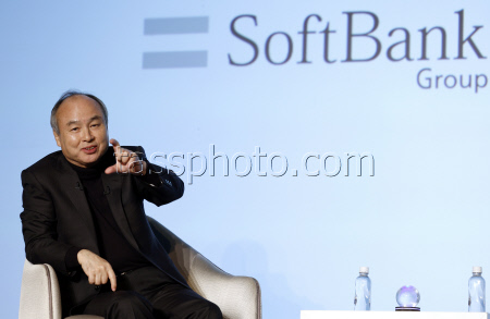 Японская корпорация Softbank  заключила партнерство с американской компанией OpenAI
