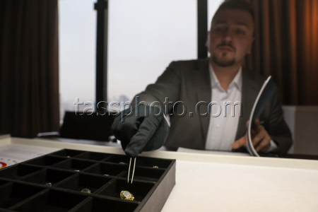 Коллекция инвестиционных бриллиантов Alrosa Diamond Exclusive в Екатеринбурге