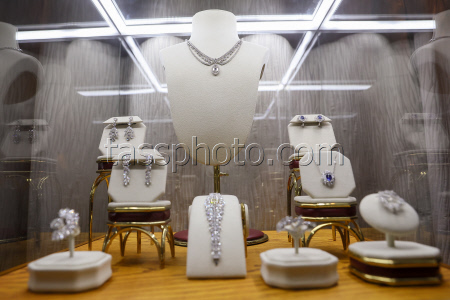 Коллекция инвестиционных бриллиантов Alrosa Diamond Exclusive в Екатеринбурге