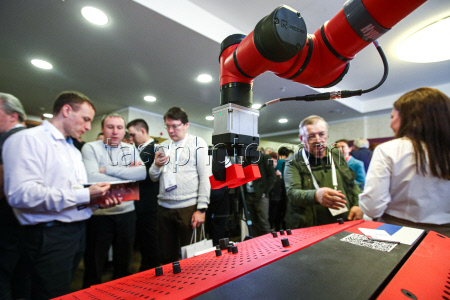 Форум "Робототехника, интеллект машин и механизмов" в Москве