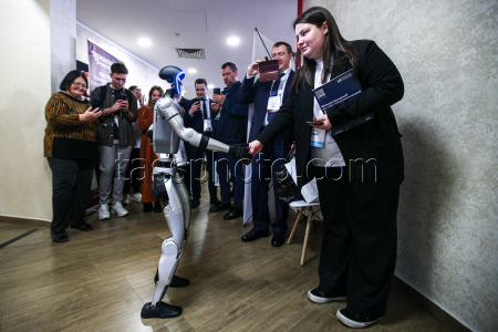 Форум "Робототехника, интеллект машин и механизмов" в Москве