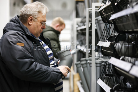 Работа магазина строительных материалов "Петрович" в Московской области