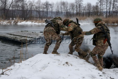 Russian servicemen build pontoon bridges in Kursk Region
