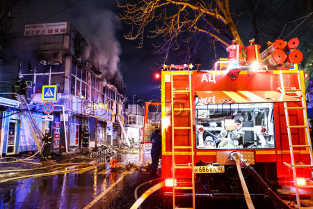 Fire hits central market in Simferopol