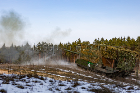 (+VIDEO) Tanks crews with Dnepr Group of Forces