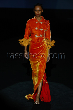 Menchen Tomas - Runway - Mercedes Benz Fashion Week Madrid FW 25/26