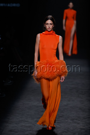 Claro Couture - Runway - Mercedes Benz Fashion Week Madrid FW 25/26