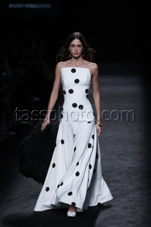 Claro Couture - Runway - Mercedes Benz Fashion Week Madrid FW 25/26