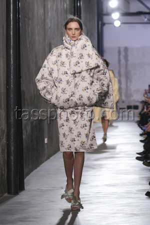 Italy Fashion N21 F/W 25/26.