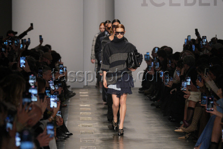 Milan, Milan Women's Fashion Week: Fall/Winter 2025/26 - ICEBERG Fashion Show - Catwalk