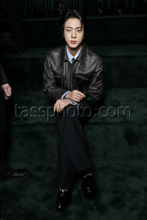 Jin attends GUCCI Autumn-Winter 2025 runway during Milan Fashion Week on February 2025 - Milan, Italy 25/02/2025