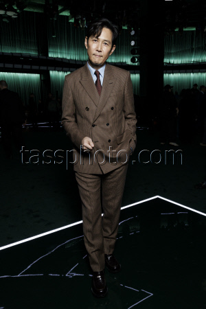 Lee Jung-jae attends GUCCI Autumn-Winter 2025 runway during Milan Fashion Week on February 2025 - Milan, Italy 25/02/2025