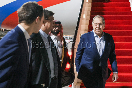 Russian Foreign Minister Lavrov visits Qatar