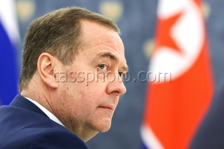 Встреча зампреда Совбеза РФ Медведева и секретаря ЦК ТПК Ли Хи Ена