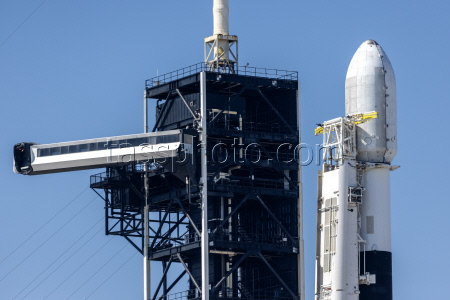 Американская компания SpaceX запустила к Луне ракету-носитель Falcon-9 c модулем Athena 