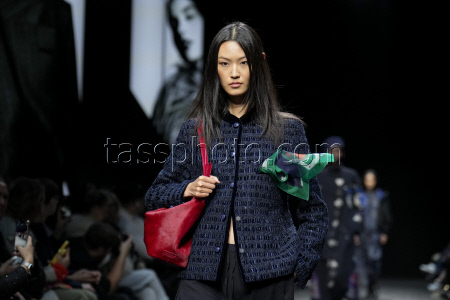 Показ коллекции Emporio Armani сезона осень-зима 2025/2026 на Неделе моды в Милане