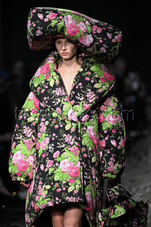 Показ коллекции Moschino сезона осень-зима 2025/2026 на Неделе моды в Милане