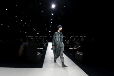 Показ коллекции Giorgio Armani сезона осень-зима 2025/2026 на Неделе моды в Милане