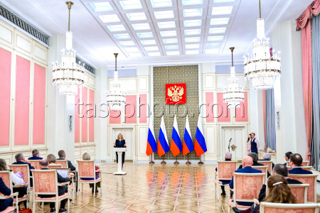 Награждение участников и организаторов Х Санкт-Петербургского международного форума объединенных культур