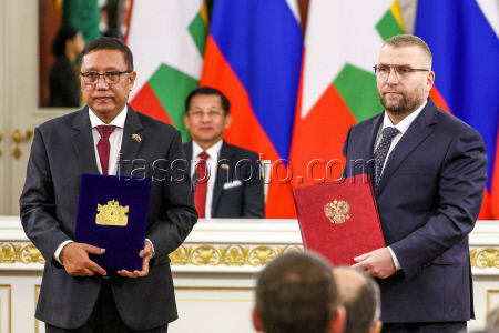 Официальный визит премьер-министра Мьянмы Мин Аун Хлайна в Москву