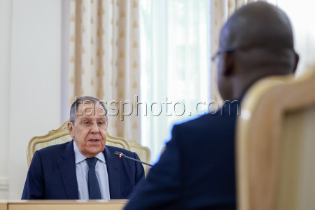 Foreign ministers of Russia and Zimbabwe meet for talks