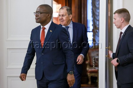 Переговоры глав МИД РФ Лаврова и Зимбабве Мурвиры