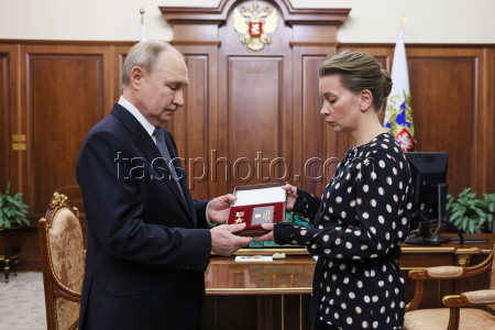 President Putin meets with Hero of Russia Sergei Chebnev's widow