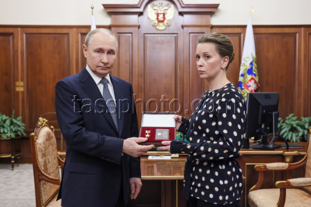 President Putin meets with Hero of Russia Sergei Chebnev's widow