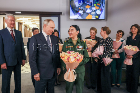 President Putin visits Unified Support Centre for participants in Russia's special military operation