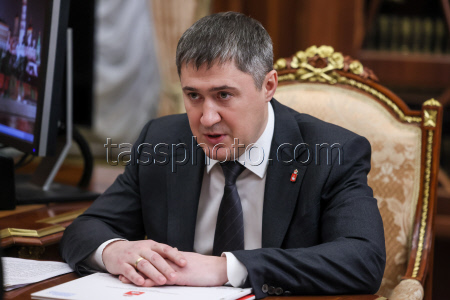 Russia's President Putin meets with Perm Region Governor Makhonin