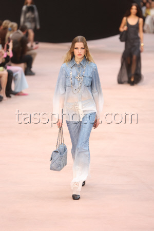 PFW Chanel Runway