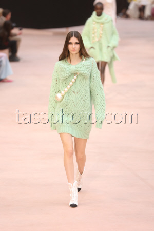 PFW Chanel Runway