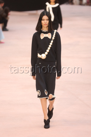PFW Chanel Runway