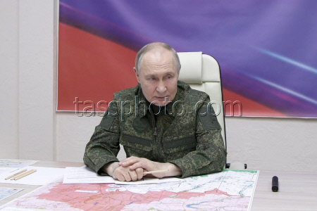 Президент РФ Путин в пункте управления Курской группировки 