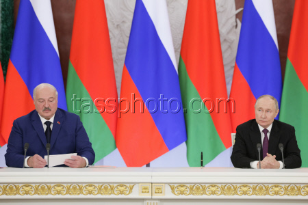 Presidents of Russia and Belarus meet in Moscow