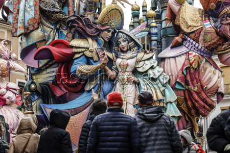 Rain does not prevent the assembly of Fallas 2025