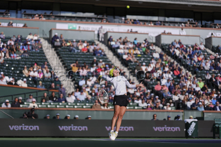 Теннисный турнир BNP Paribas Open, 1/2 финала: Мирра Андреева (Россия) - Ига Свёнтек (Польша) - 7:6, 1:6, 6:3