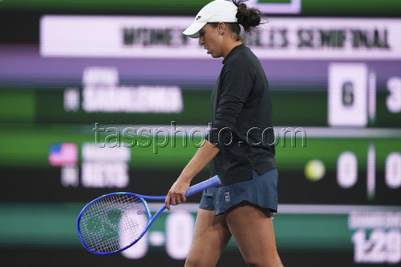 Теннисный турнир BNP Paribas Open, 1/2 финала: Арина Соболенко (Белоруссия) - Мэдисон Киз (США) - 6:0, 6:1