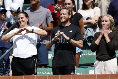 Теннисный турнир BNP Paribas Open, финал: Арина Соболенко (Белоруссия) - Мирра Андреева (Россия) - 6:2, 4:6, 3:6