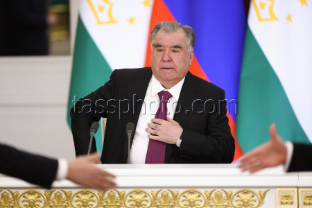 Tajikistan's President Rahmon on official visit to Russia