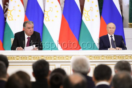 Tajikistan's President Rahmon on official visit to Russia