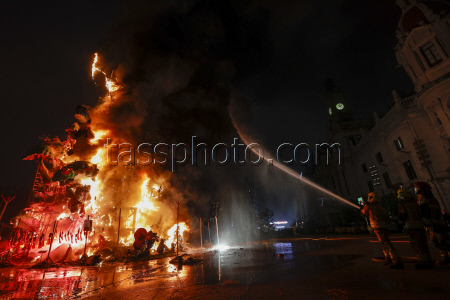 'Cremá' Night of Fallas 2025