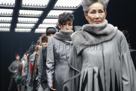 YOU JI YOUNG Aut/Win 2025 Tokyo Runway