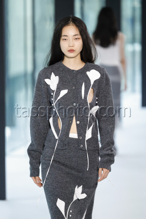 RIV NOBUHIKO Aut/Win 2025 Tokyo Runway