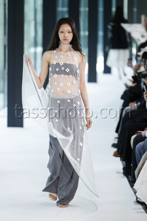 RIV NOBUHIKO Aut/Win 2025 Tokyo Runway