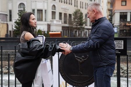 Olympic champion figure skater Alina Zagitova's medal unveiled at Rosa Khutor