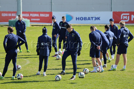 Russian national football team in training session