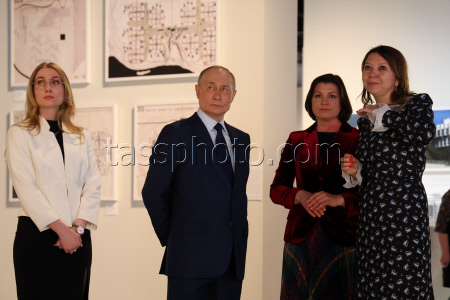 Russian President Putin visits Russia National Centre