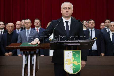 Gunba sworn in as Abkhazia president