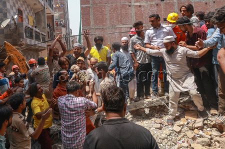 At least four killed in New Delhi building collapse
